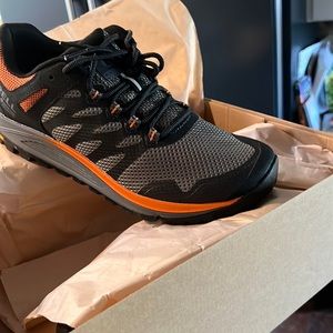 Sale today! New Merrell Nova Gtx trail running shoes mens 10.5